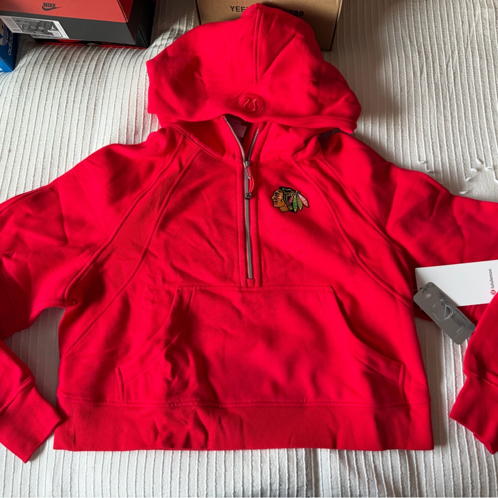 Lululemon Chicago Blackhawks Scuba Oversized Half-Zip Hoodie